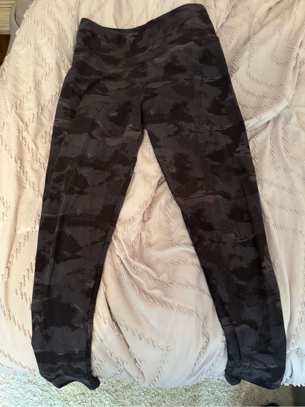 Black/gray print leggings